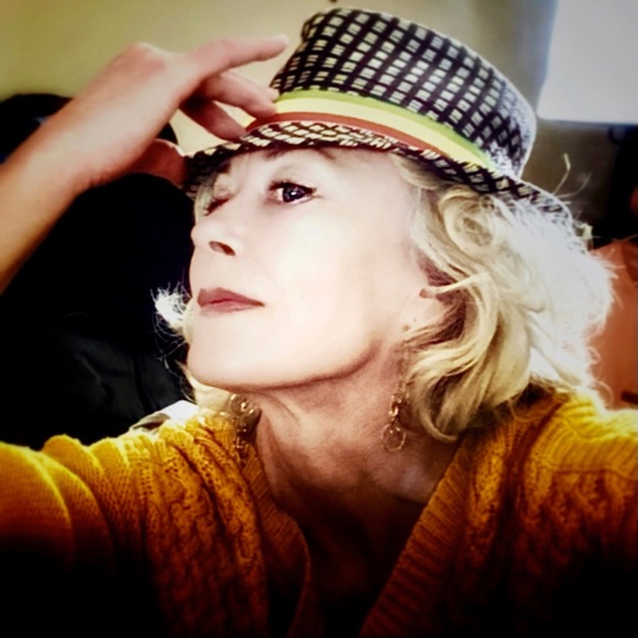 Meet your Posh Ambassador - Picture 9 of 9